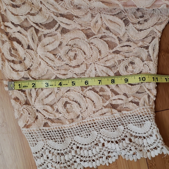 LACE BLOUCE - Picture 6 of 10